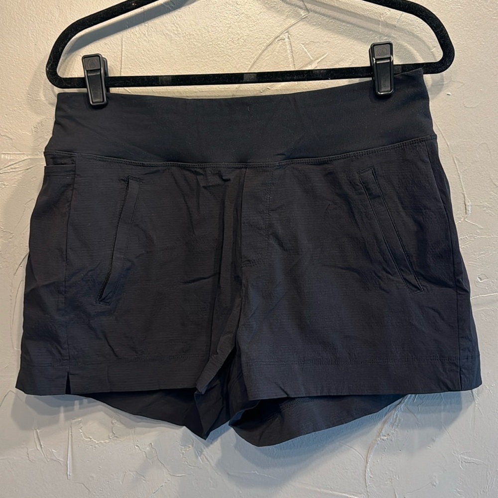Athleta black shorts